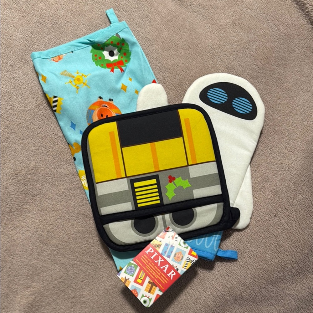 Pixar Wall-E and Eve Kitchen Set